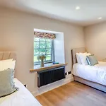 5 Bed In Oc-w32112
