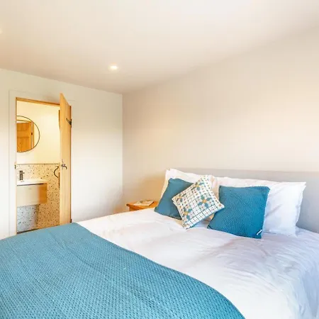 5 Bed In Oc-w32112