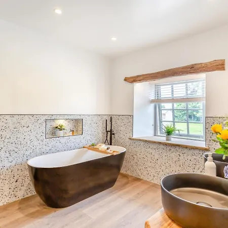 5 Bed In Oc-w32112 *